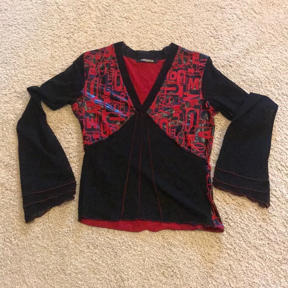 Sonice Tops - Black and red Sonice French designer blouse.